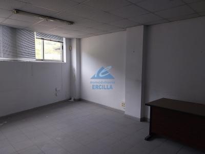 Pabellón industrial bien comunicado